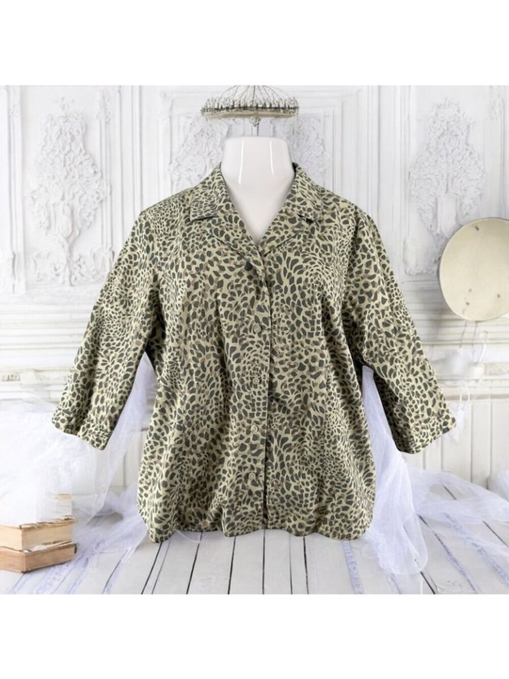 D & Co Womens 1X Green Animal Print Button-Down Blouse 3/4 Tab Sleeves L